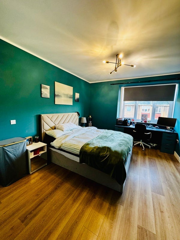 Flat Pilton Avenue in City of Edinburgh