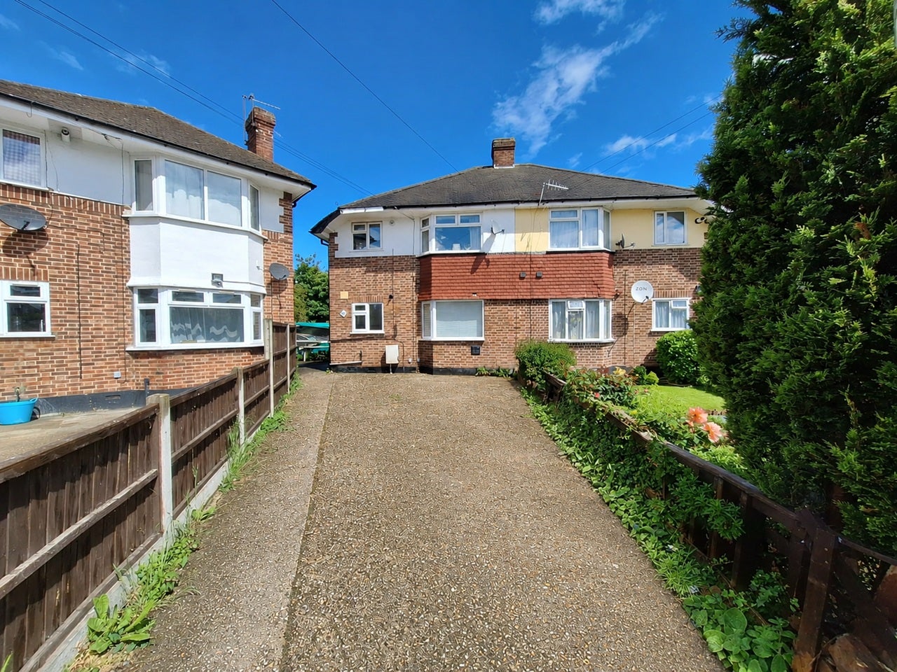 Flat Elmcroft Close in Greater London