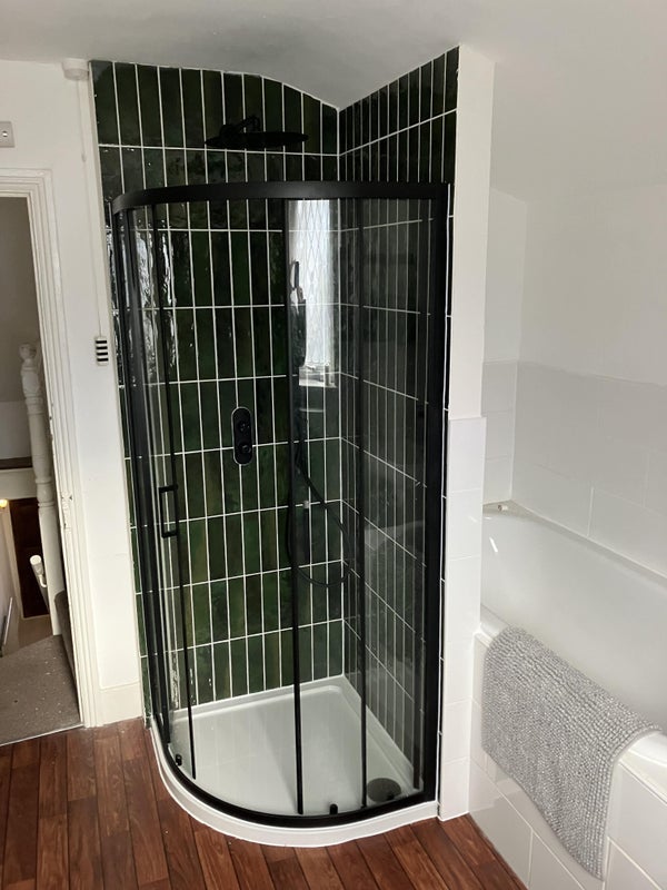 Room Sandown Road in Greater London