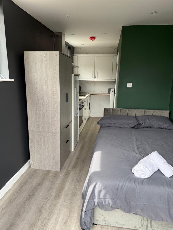 Flat Bebington Close in Trafford