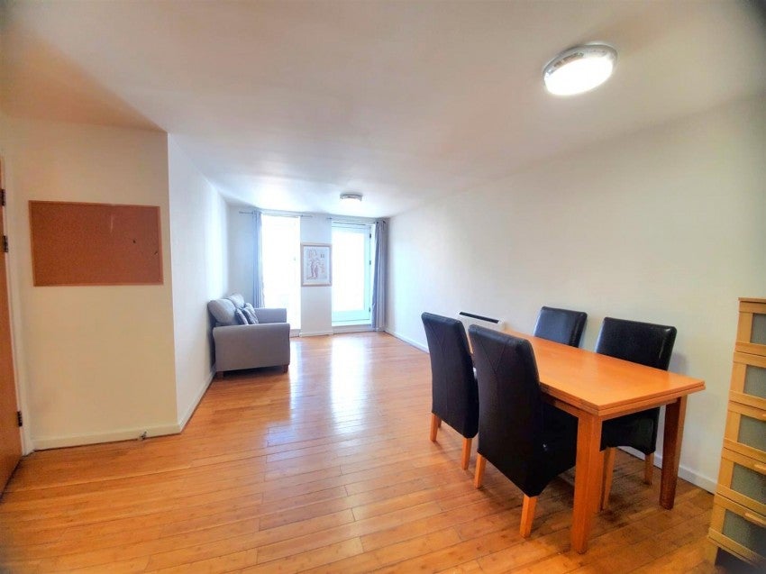 Flat Elmwood Lane in Leeds