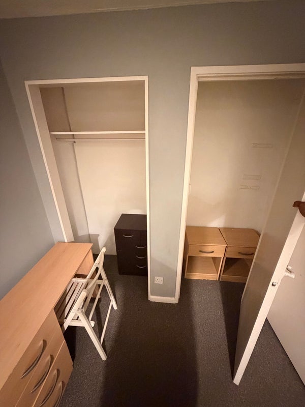 Room Rayside in Basildon