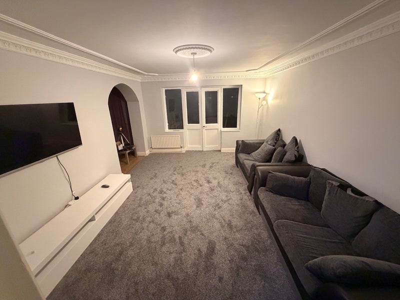 Room Rayside in Basildon