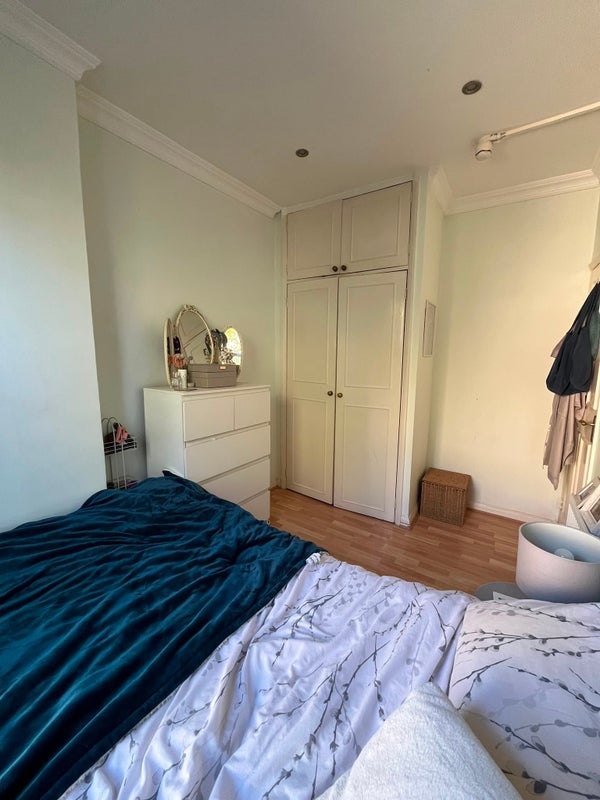 Room Sinclair Gardens in Greater London