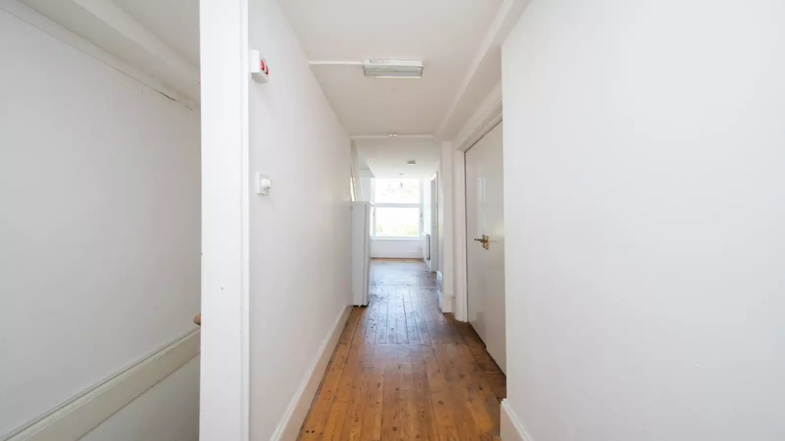 Flat Hazellville Road in Greater London