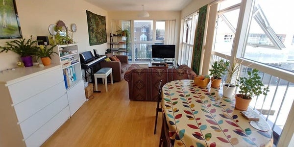 Flat Grecian Crescent in London