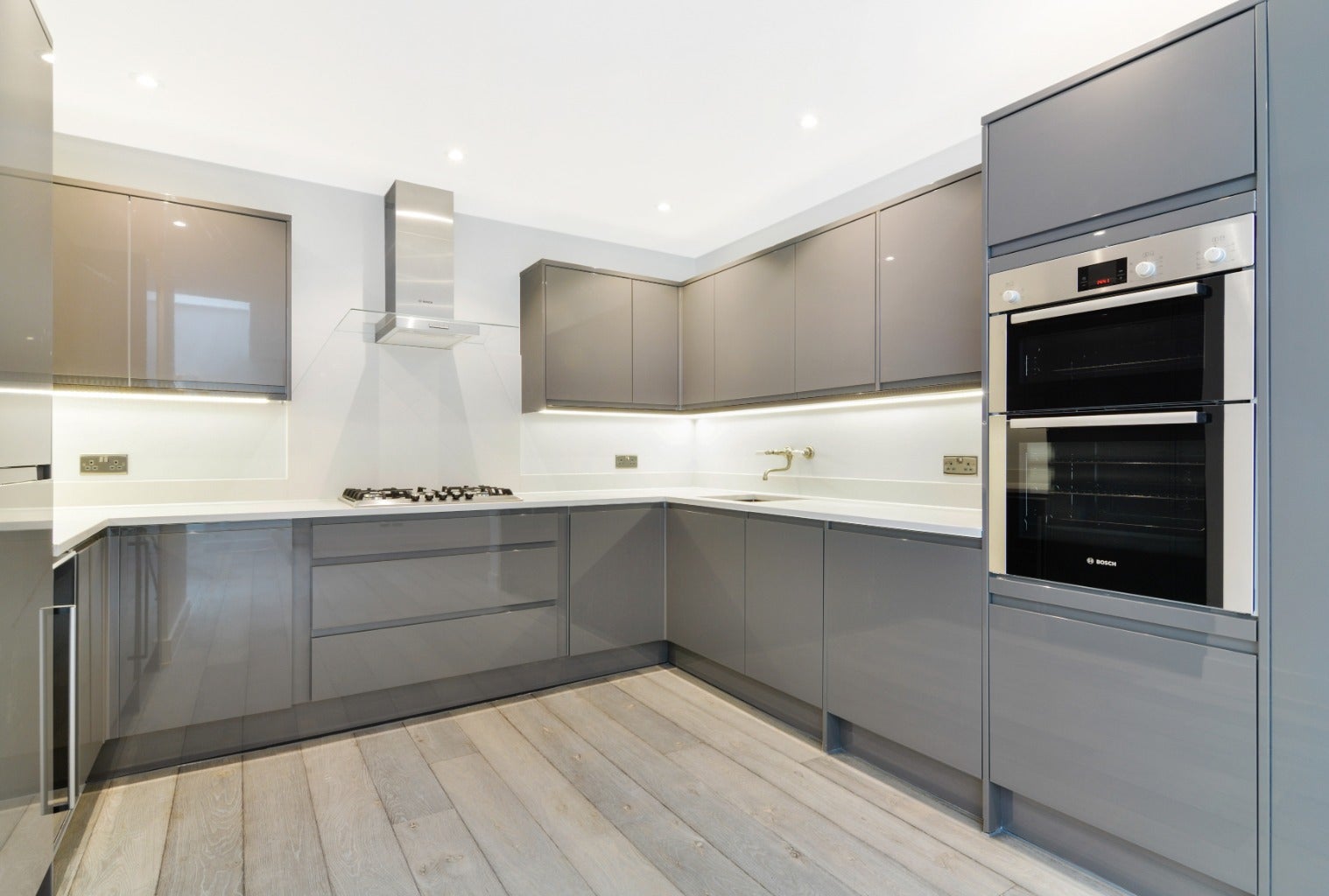 Flat Earlham Street in Greater London