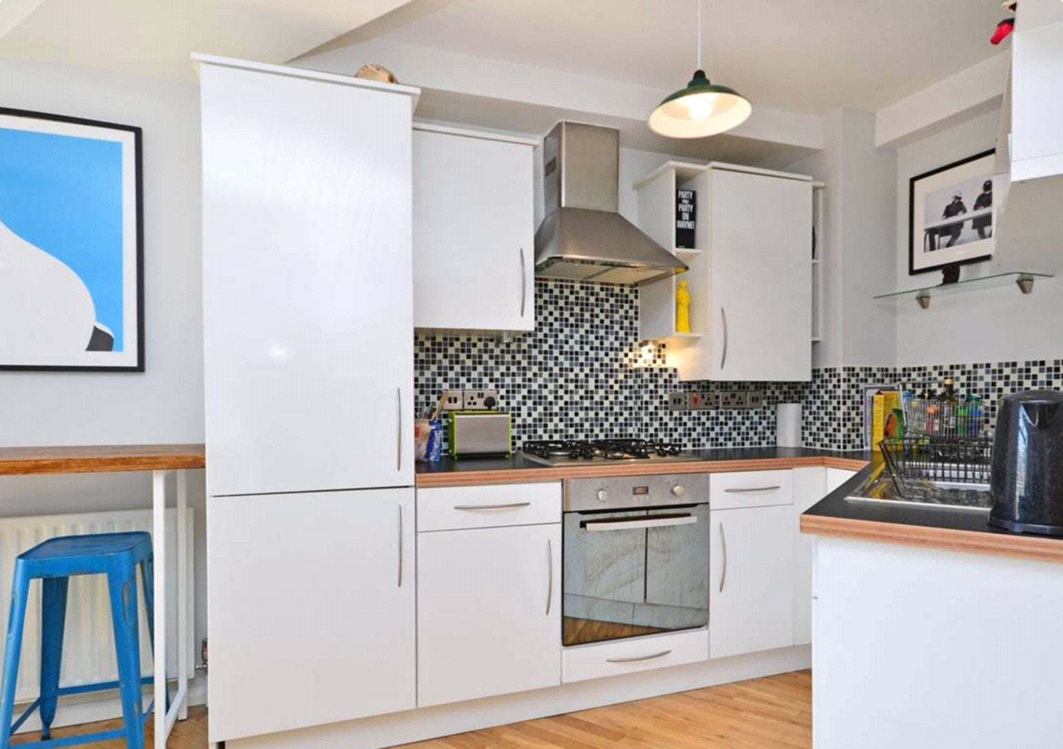 Flat Boleyn Road in Greater London