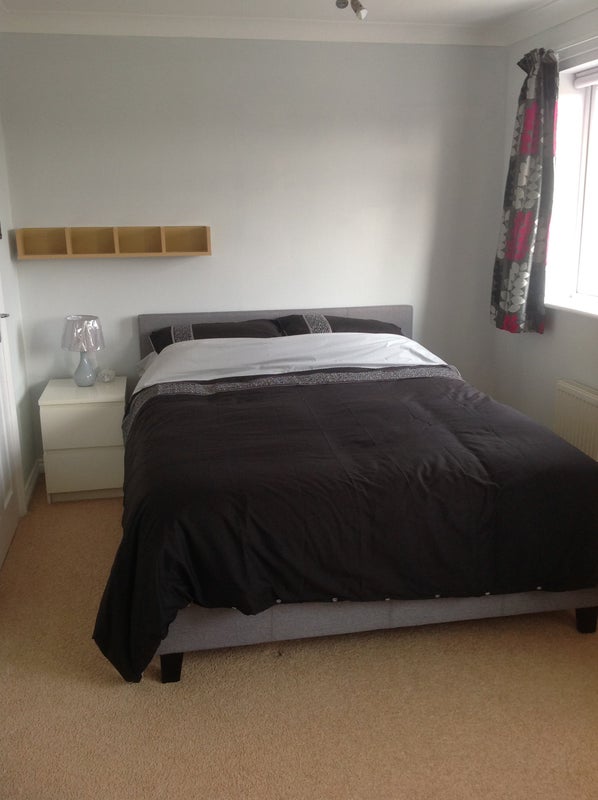 Room Mark Antony Drive in Warwick