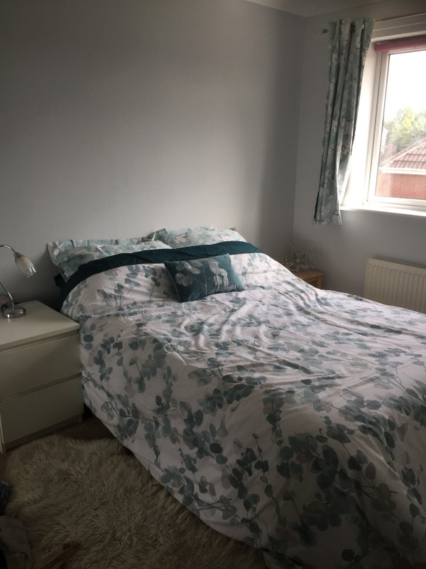 Room Mark Antony Drive in Warwick