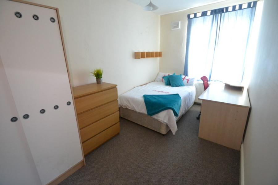 Room Lenton Boulevard in Nottingham