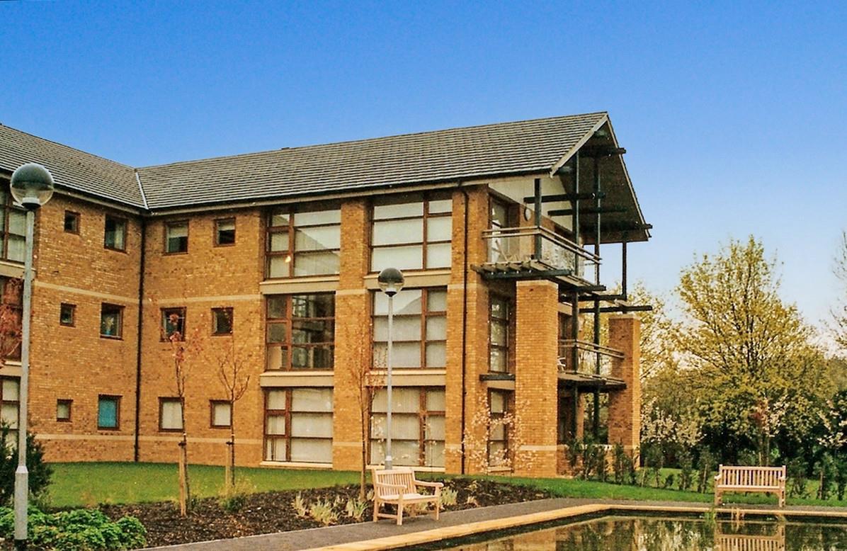 Flat Woodward Place in Milton Keynes