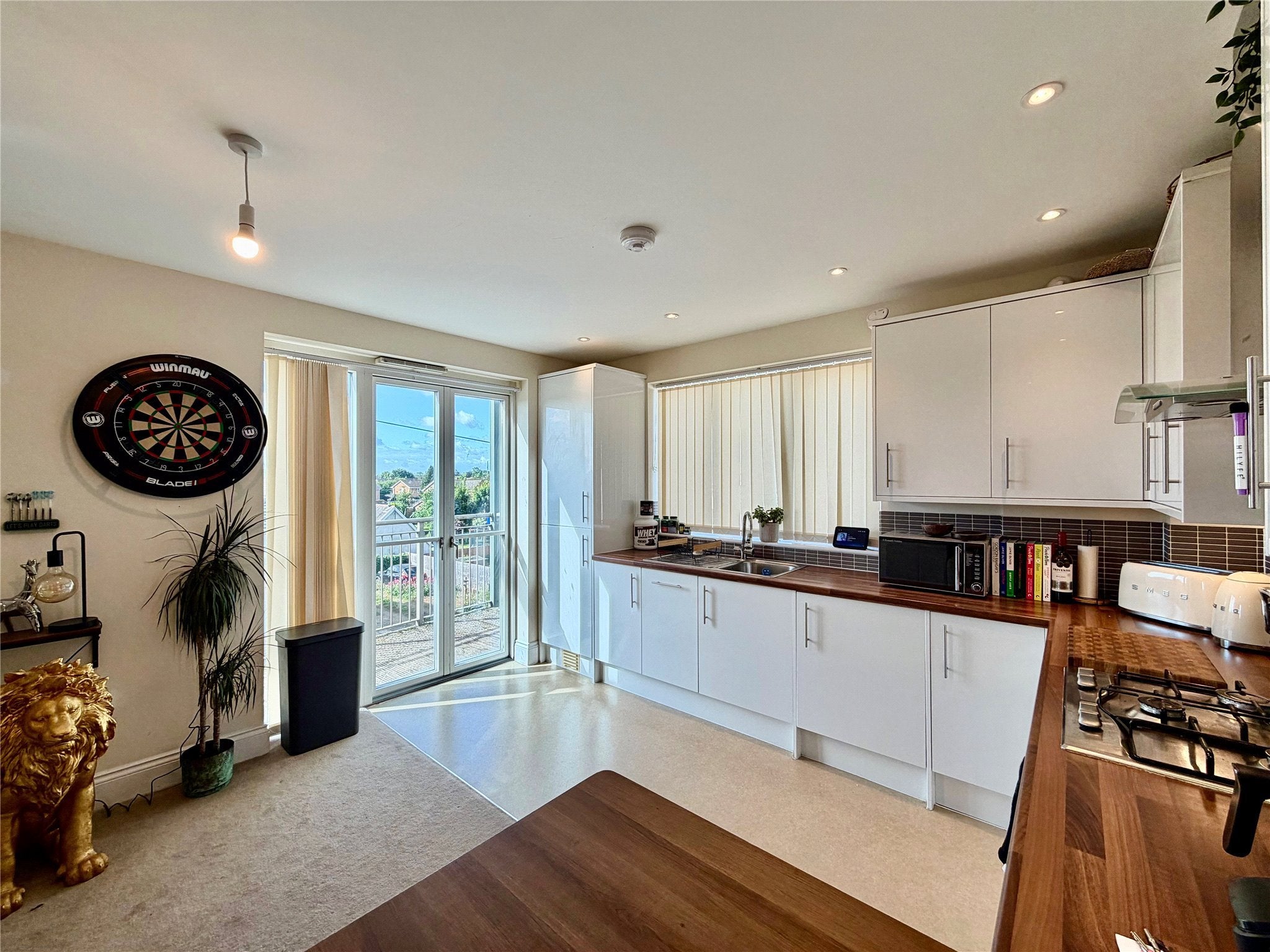 Flat Pampas Close in West Oxfordshire