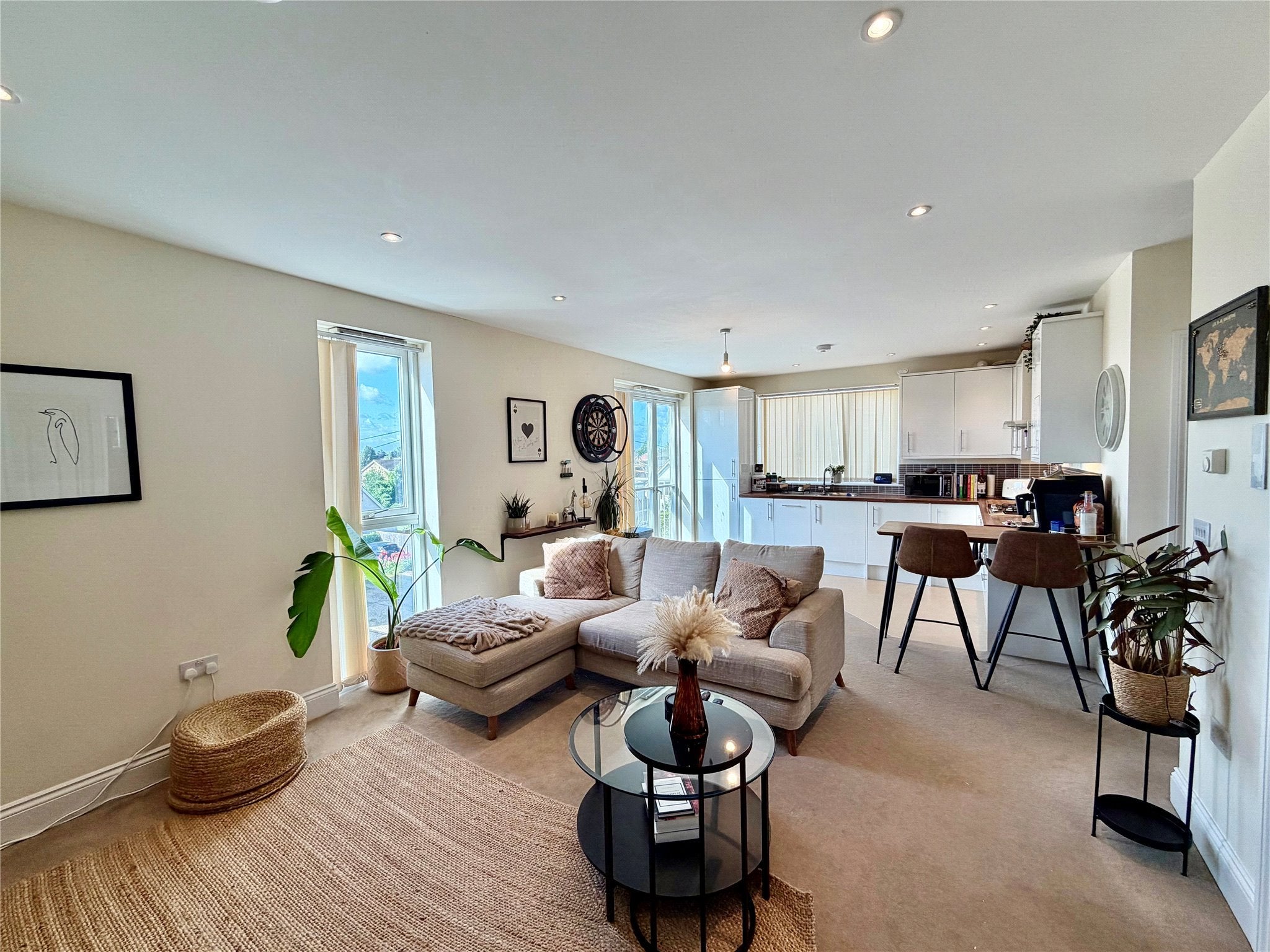 Flat Pampas Close in West Oxfordshire
