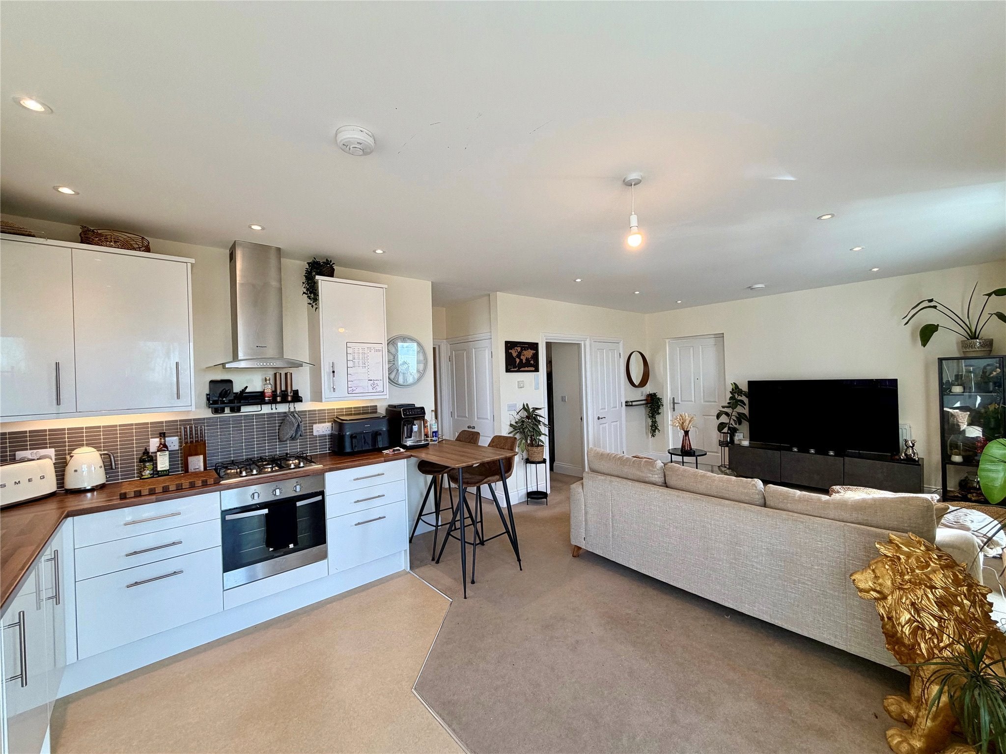 Flat Pampas Close in West Oxfordshire