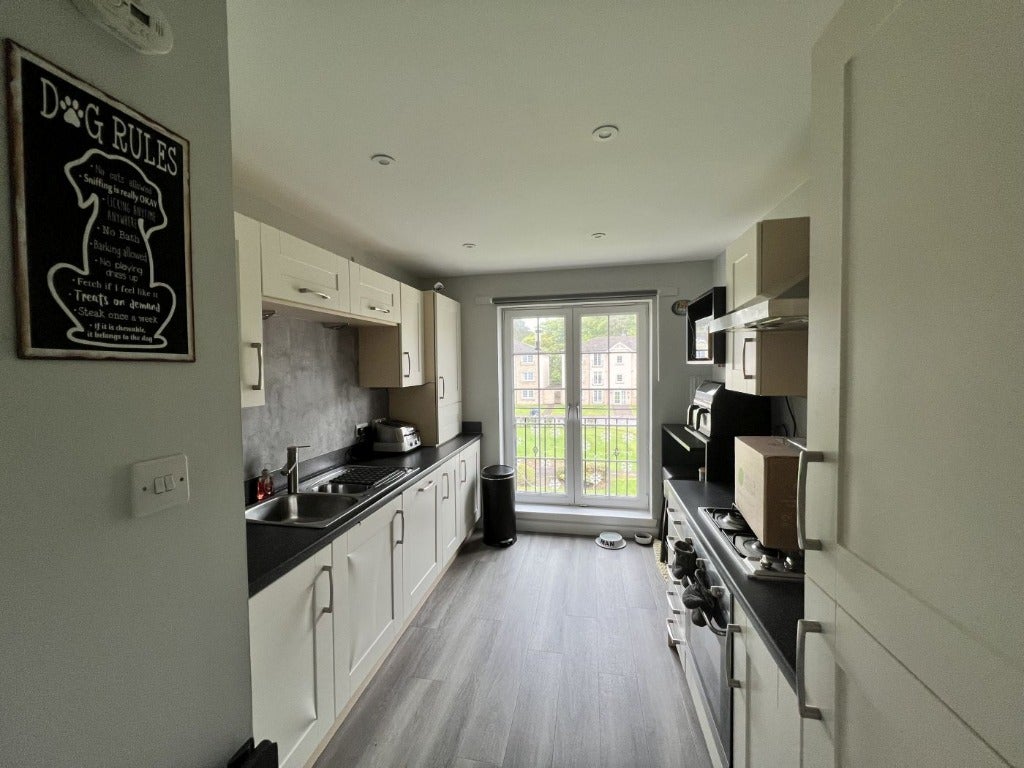 Flat Mackie Place in Westhill