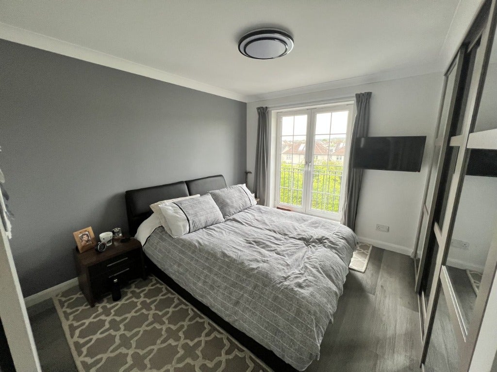 Flat Mackie Place in Westhill
