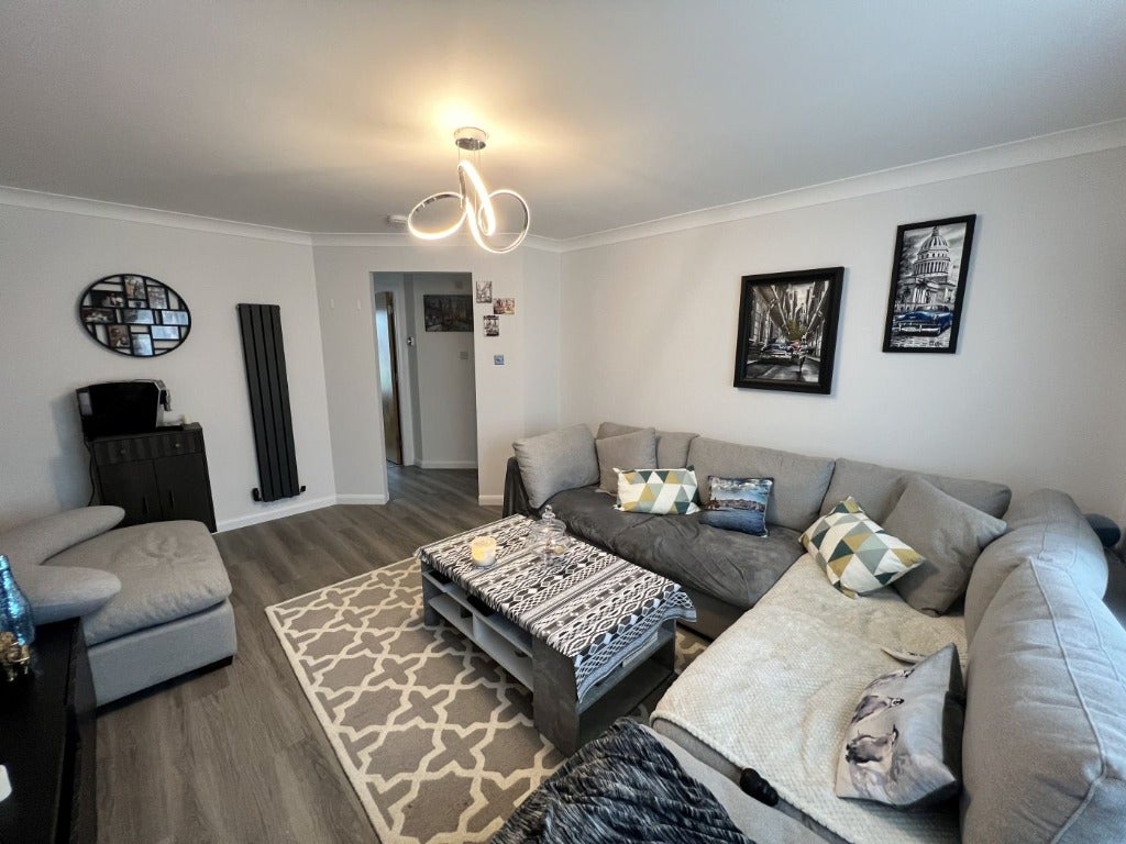 Flat Mackie Place in Westhill
