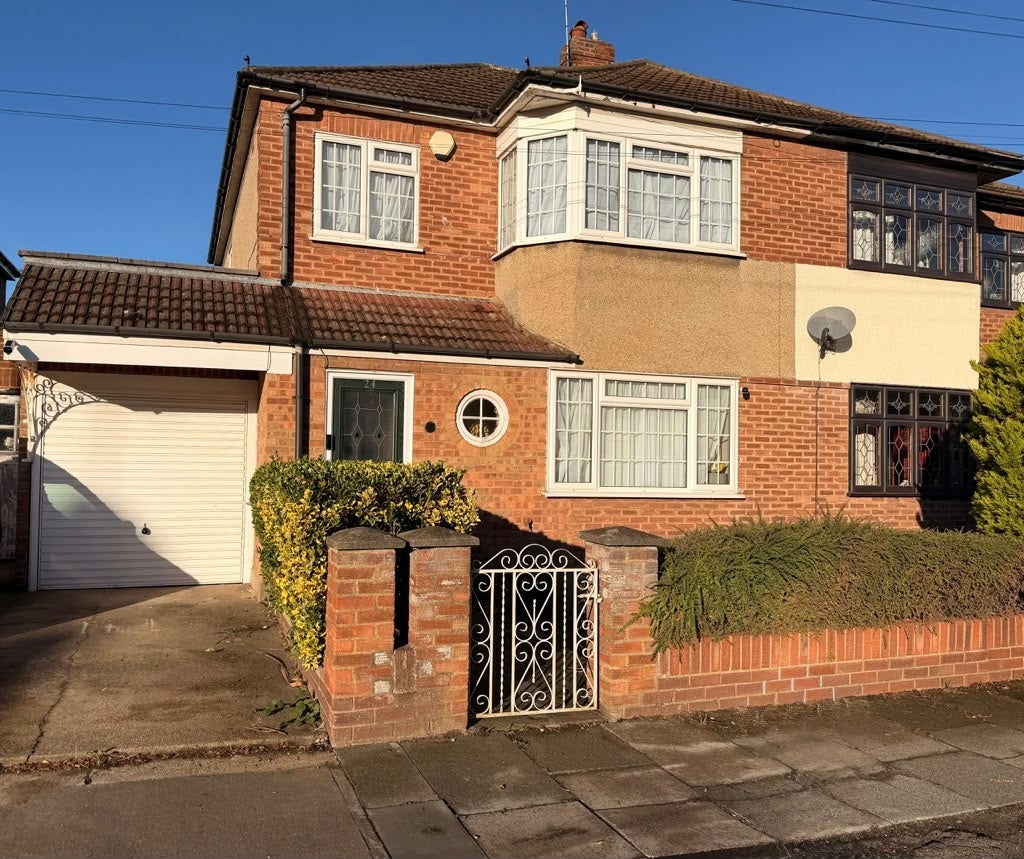 House Franmil Road in Greater London
