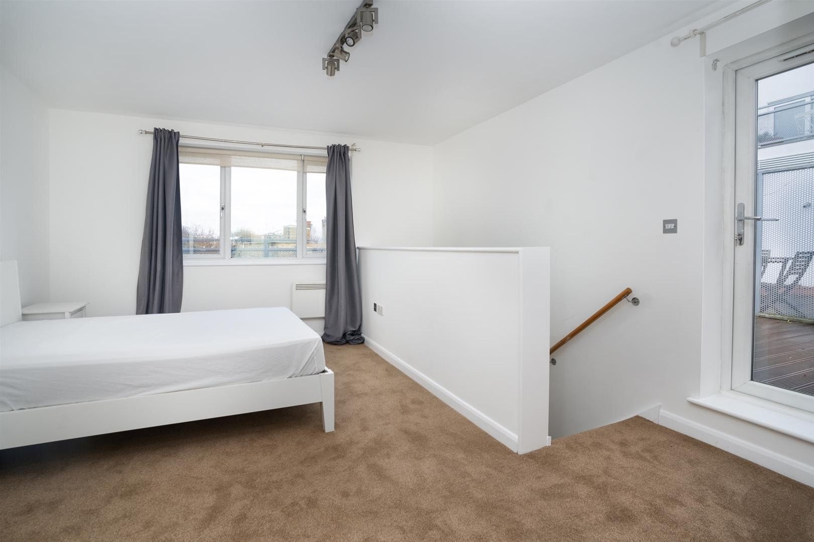 Flat Liverpool Road in Greater London