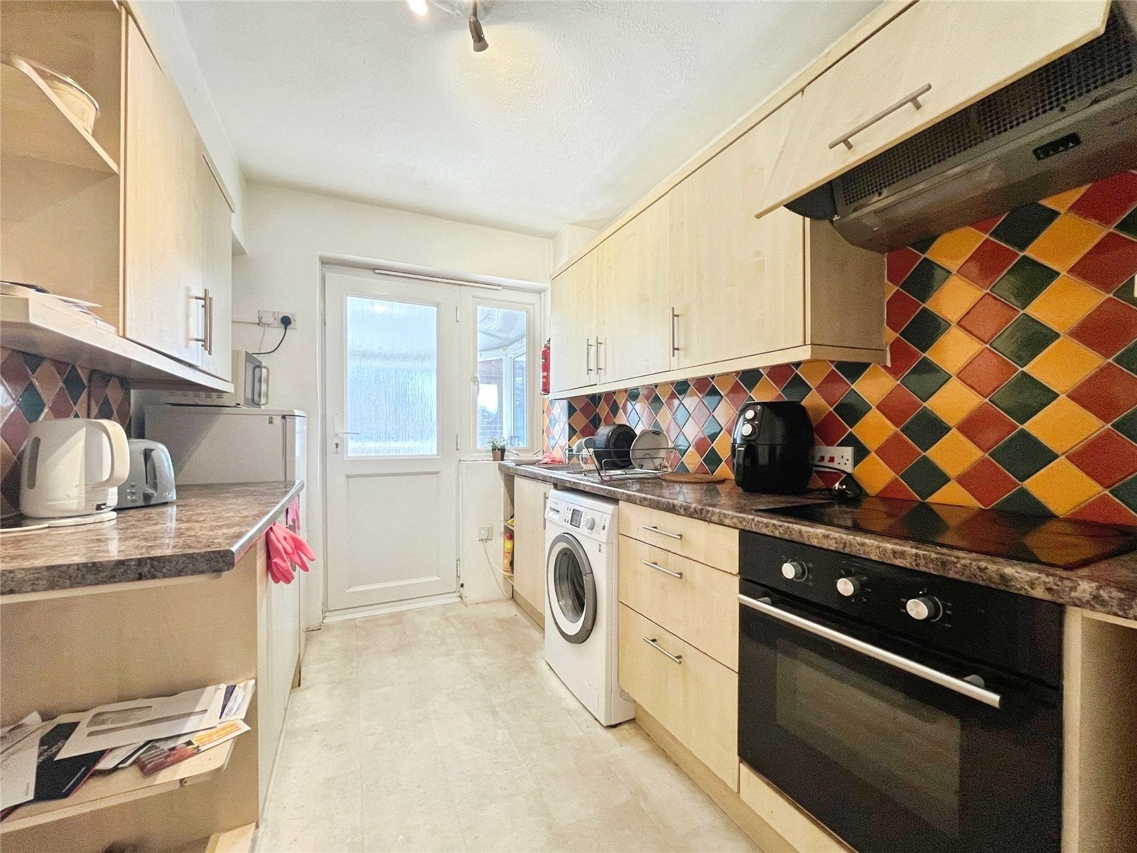 Flat Cherrywood Avenue in Borough of Runnymede