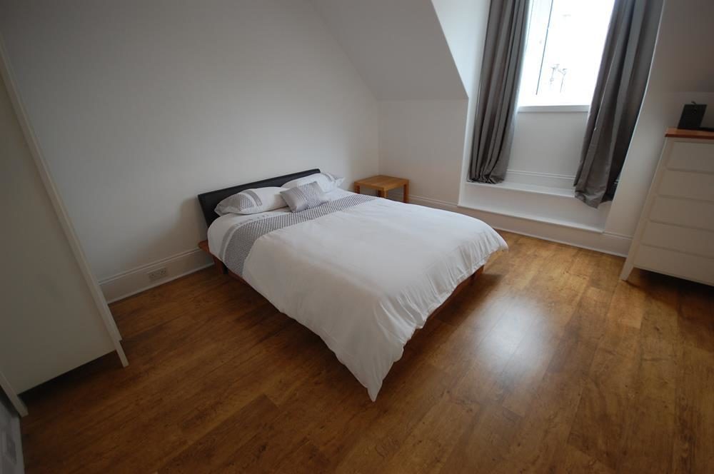 Flat Rosemount Place in Aberdeen