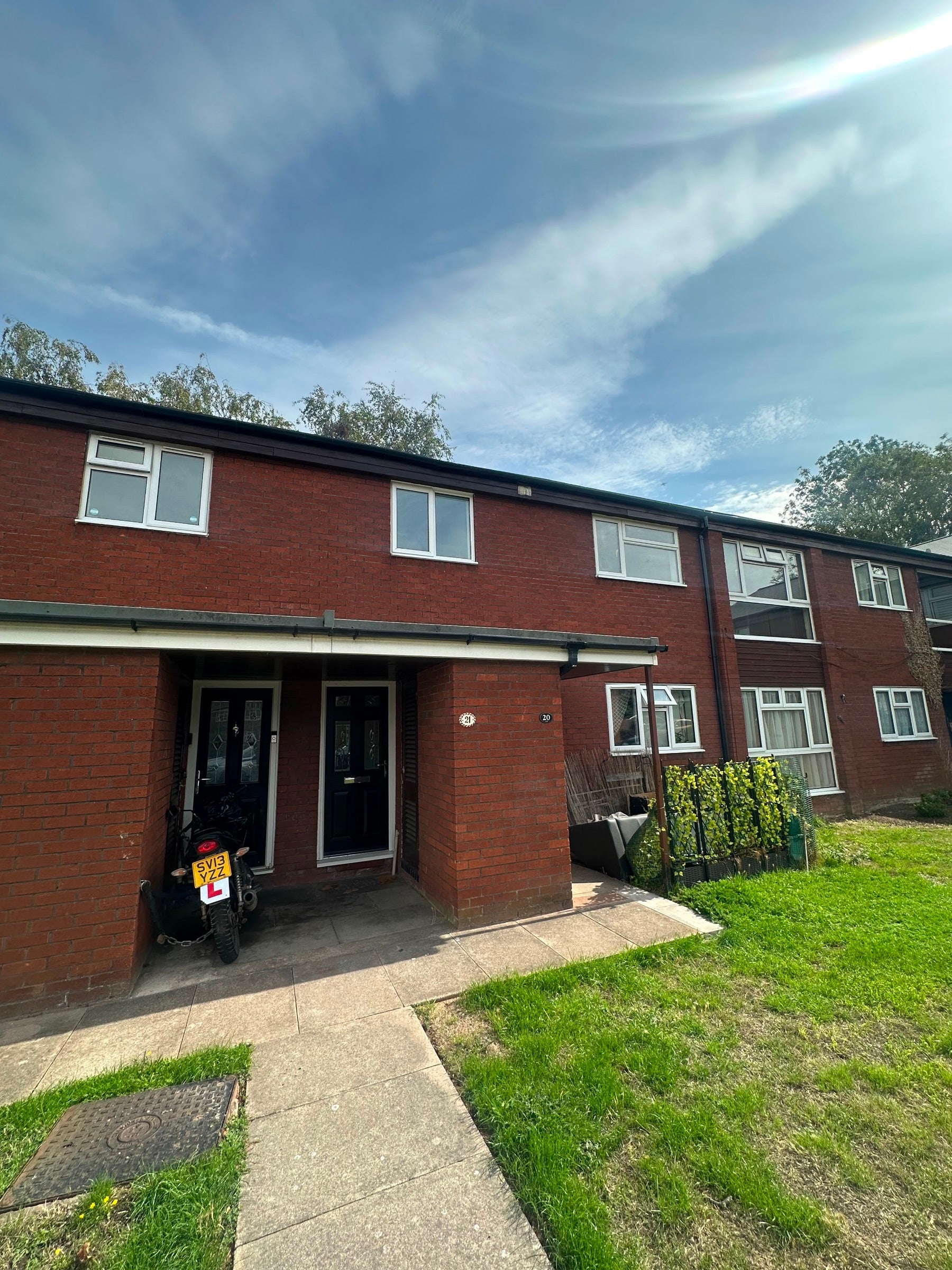 Flat Woodloes Avenue South in Warwick
