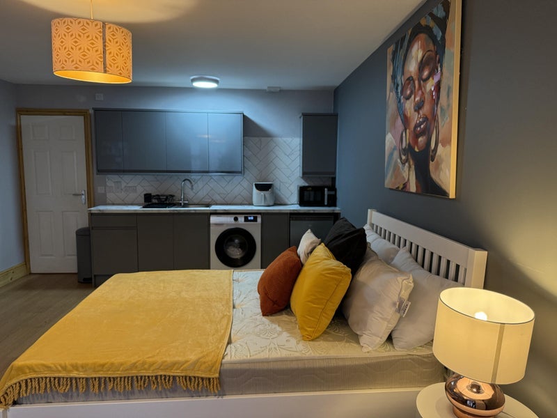 Room Himley Road in Dudley