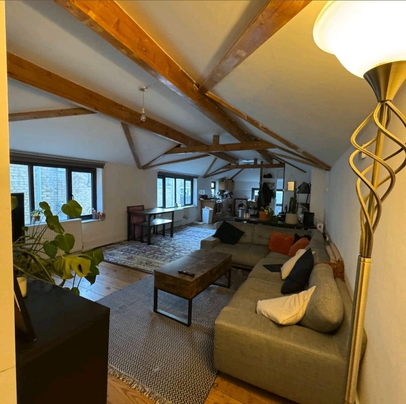 Room Crownstone Road in Greater London