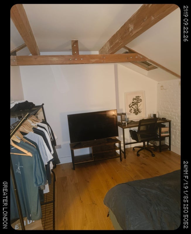 Room Crownstone Road in Greater London