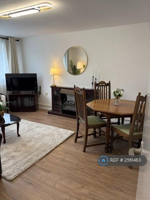 Flat Farr Drive in Coventry