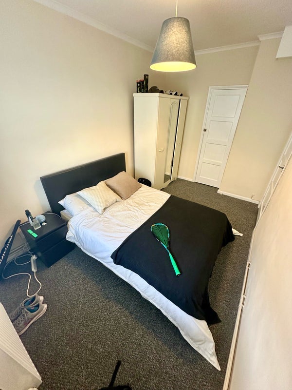 Room Worsopp Drive in Greater London