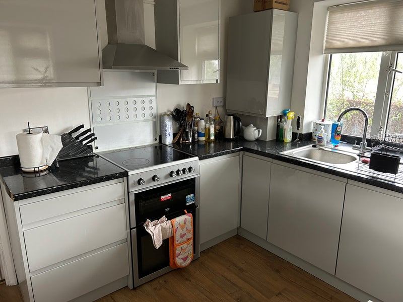 Room Oakhall Court in Greater London
