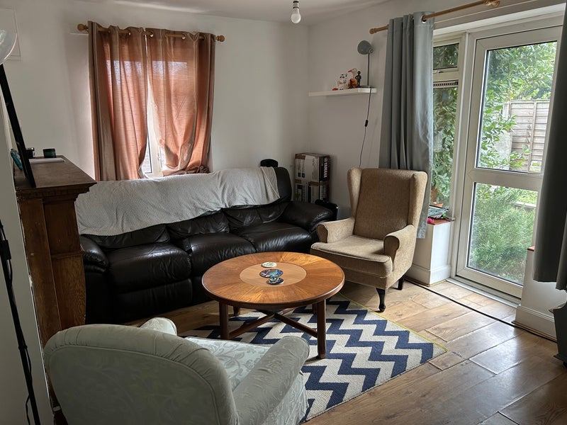 Room Oakhall Court in Greater London