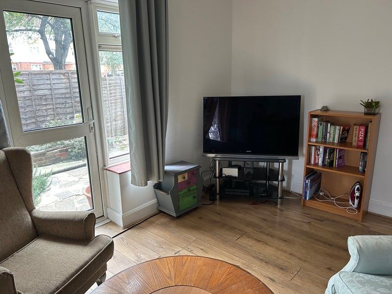 Room Oakhall Court in Greater London