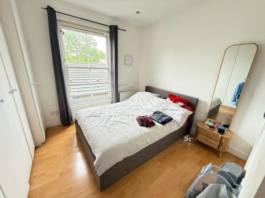 Flat Fortess Road in Greater London