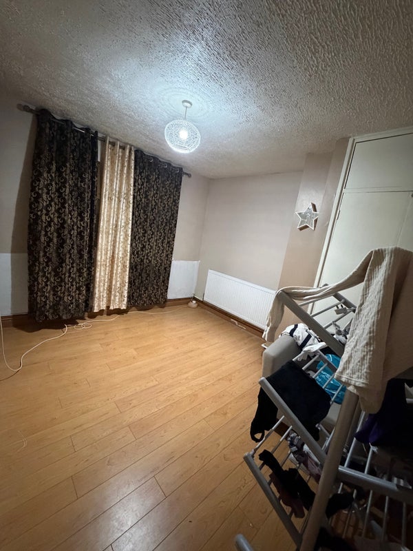 Room Hampshire Road in Sandwell
