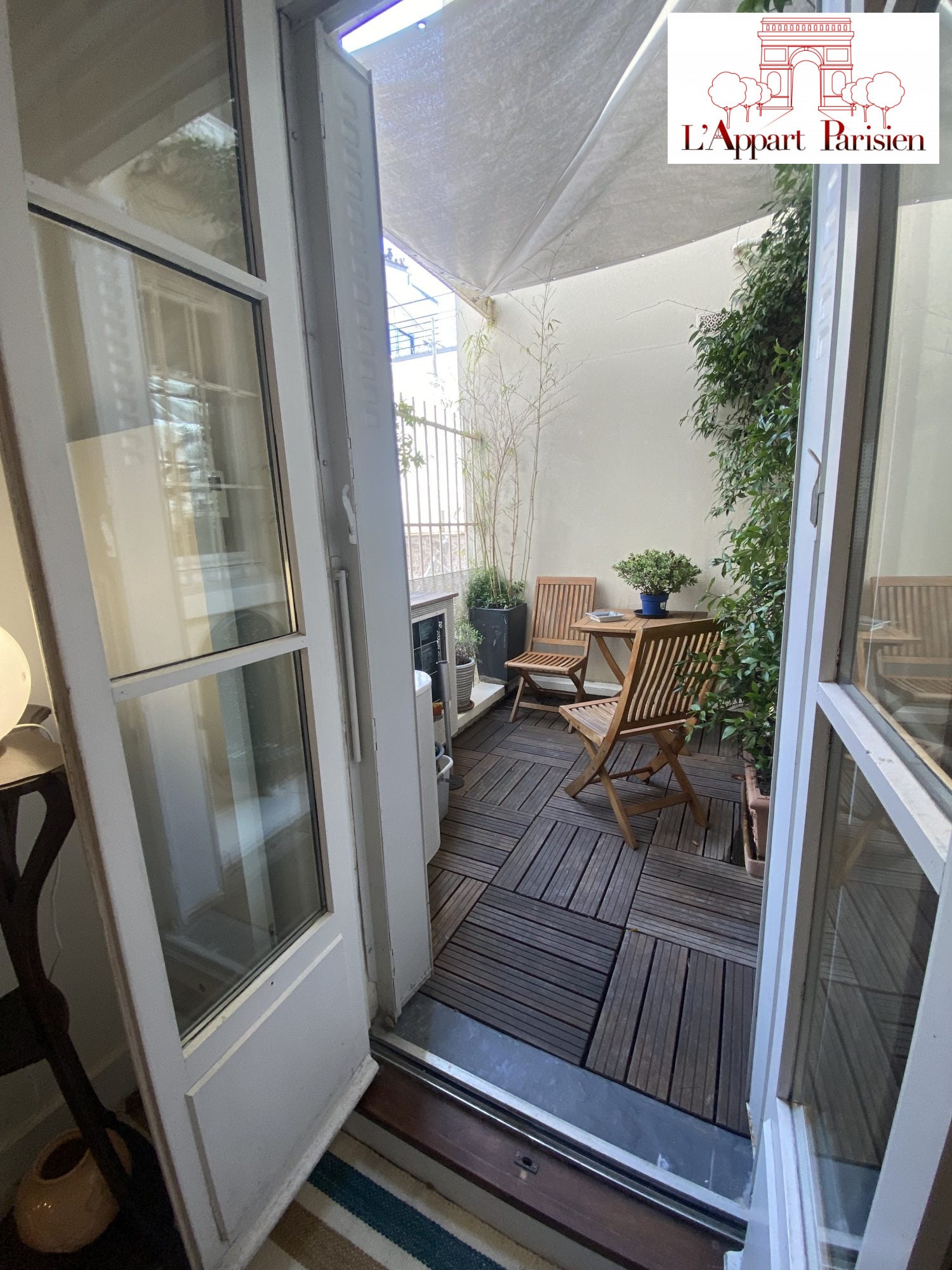 Flat Rue Lepic in Paris