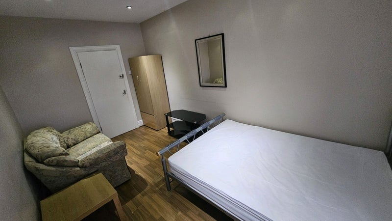 Room Mauldeth Road in Manchester