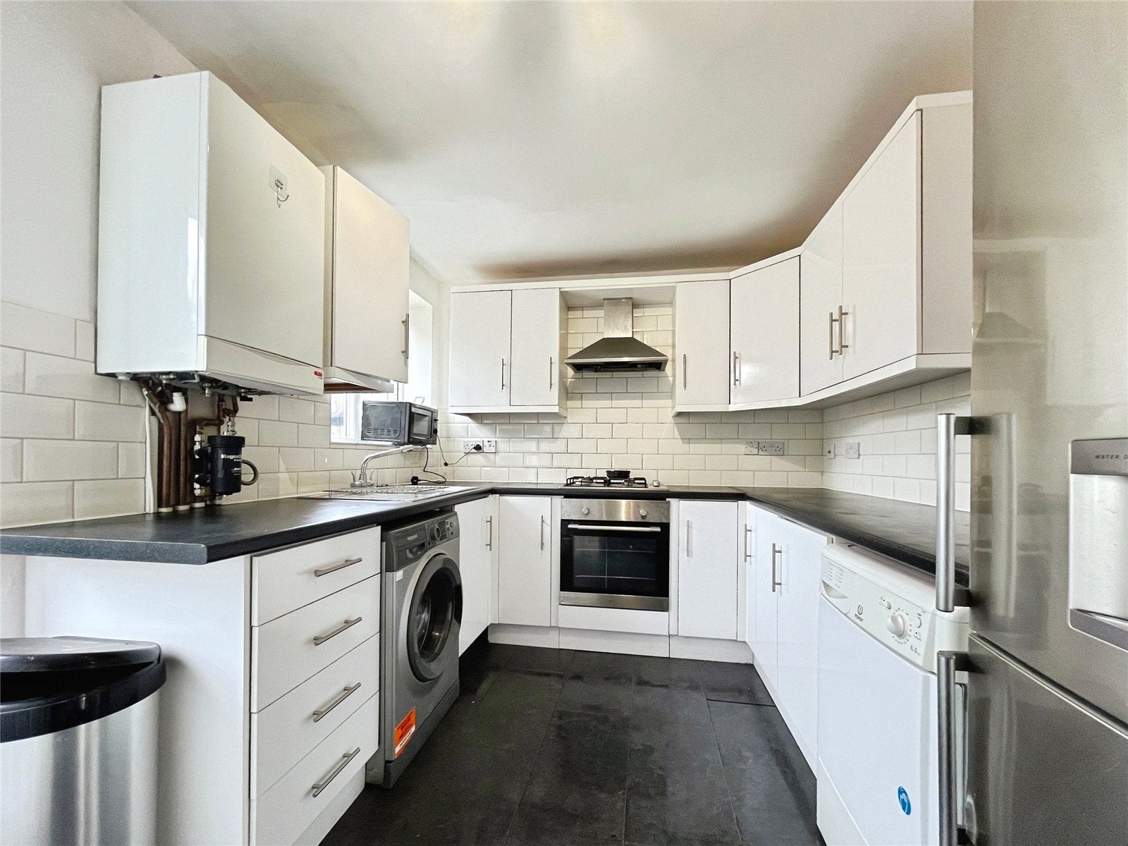 Room Kingsley Avenue in Borough of Runnymede