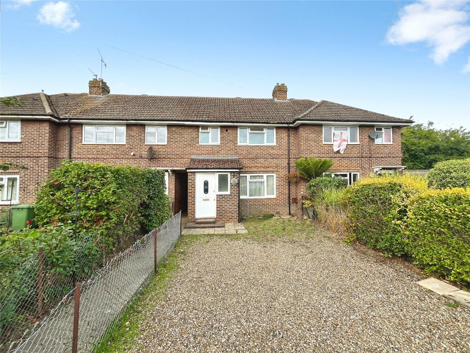 Room Kingsley Avenue in Borough of Runnymede