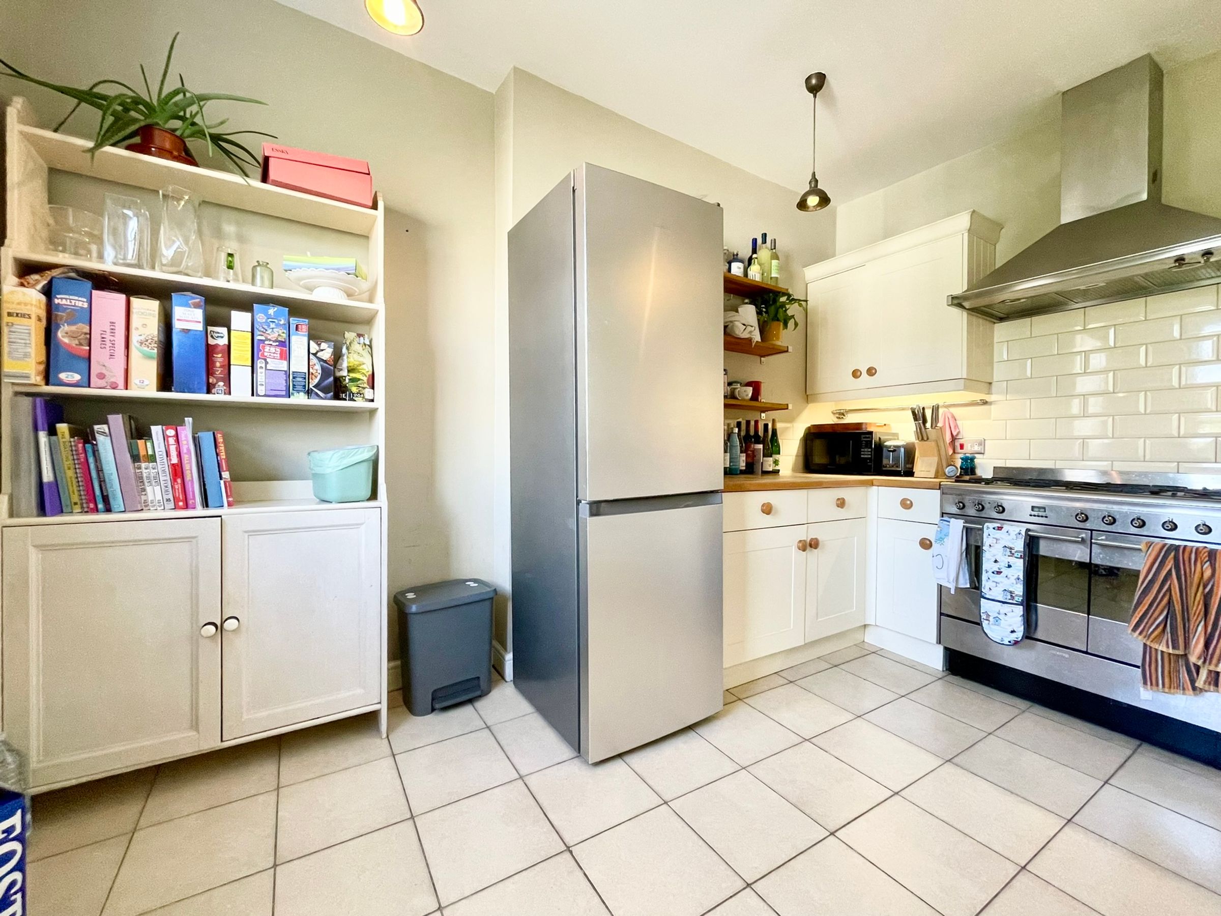 Flat Bellevue Crescent in Bristol