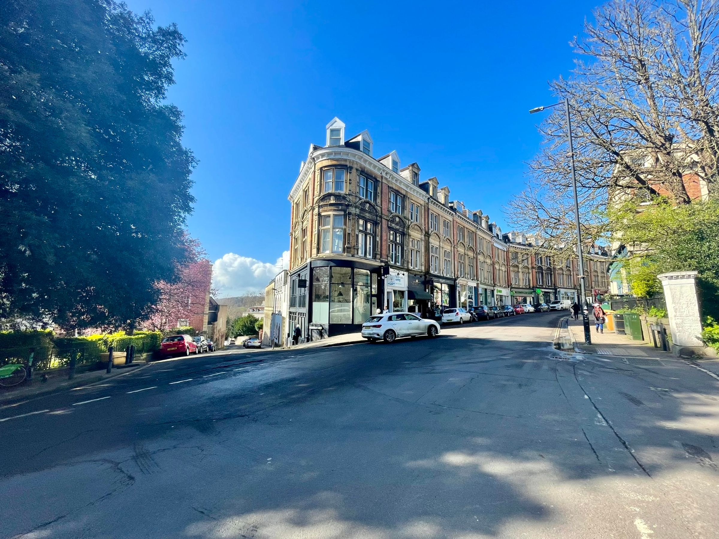 Flat Bellevue Crescent in Bristol