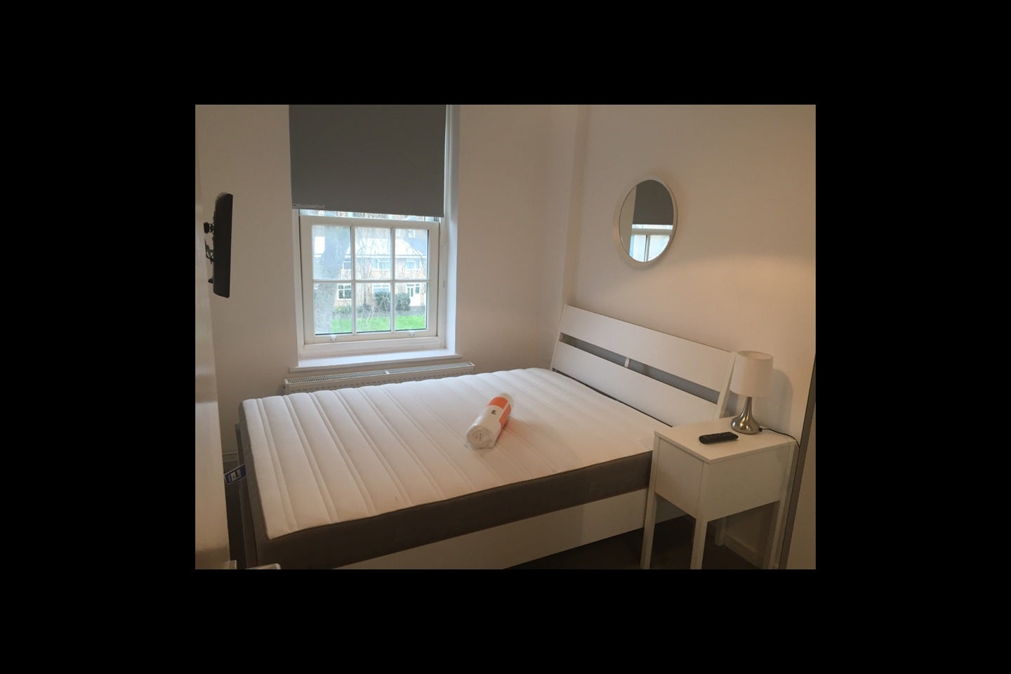 Flat Macaulay Road in Greater London