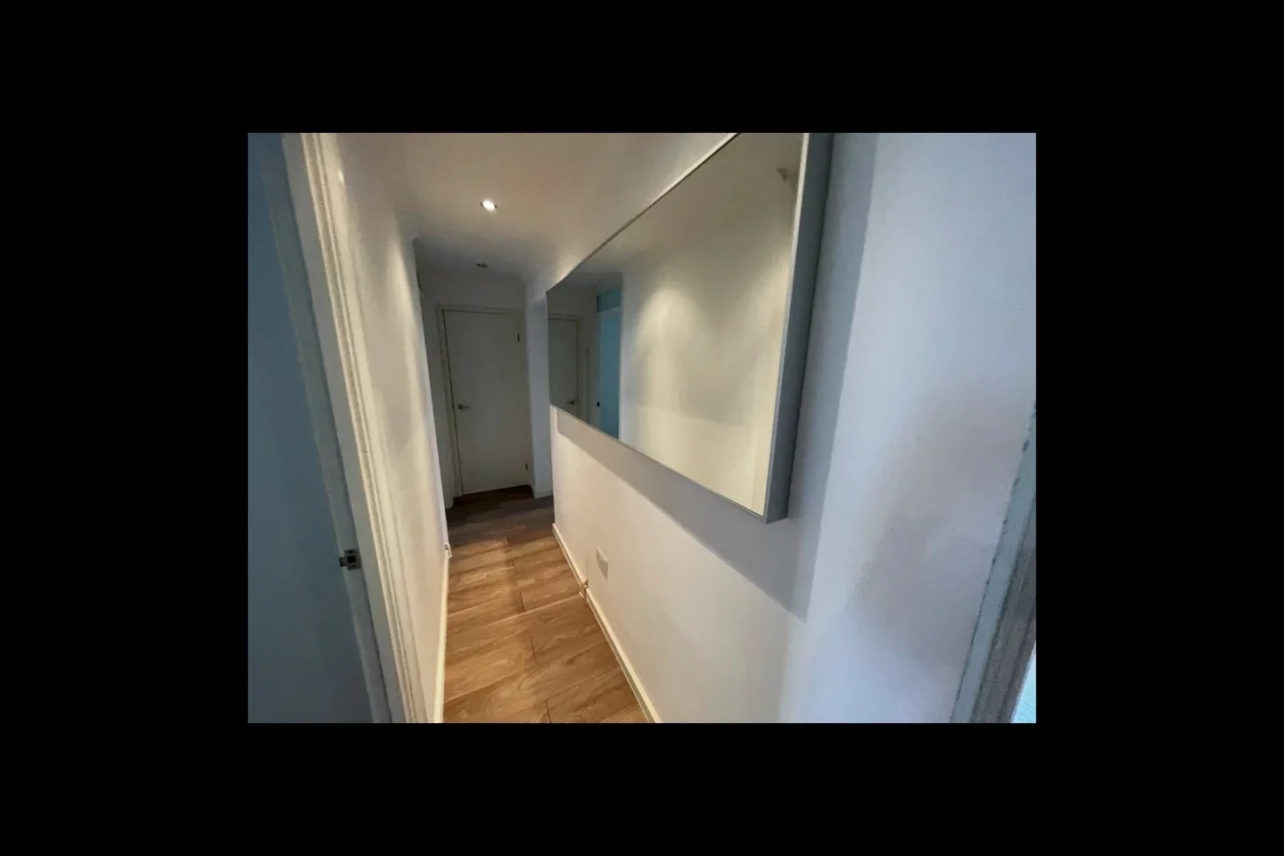 Flat Macaulay Road in Greater London