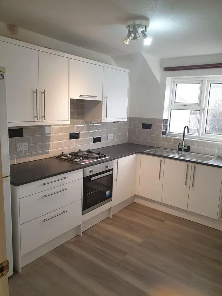 Flat Sheepcote Road in Greater London