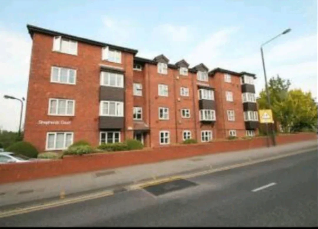 Flat Sheepcote Road in Greater London