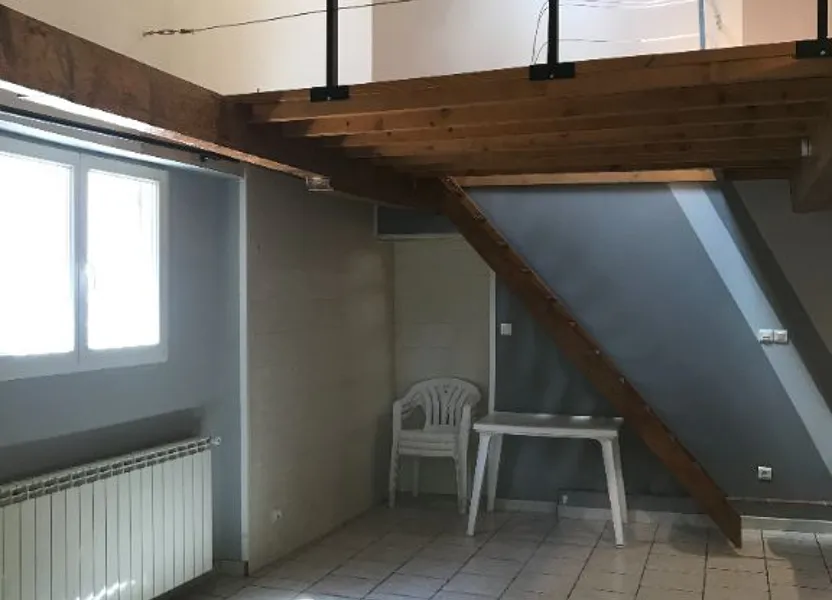 Appartement Rue Bernard de la Treille à Nîmes