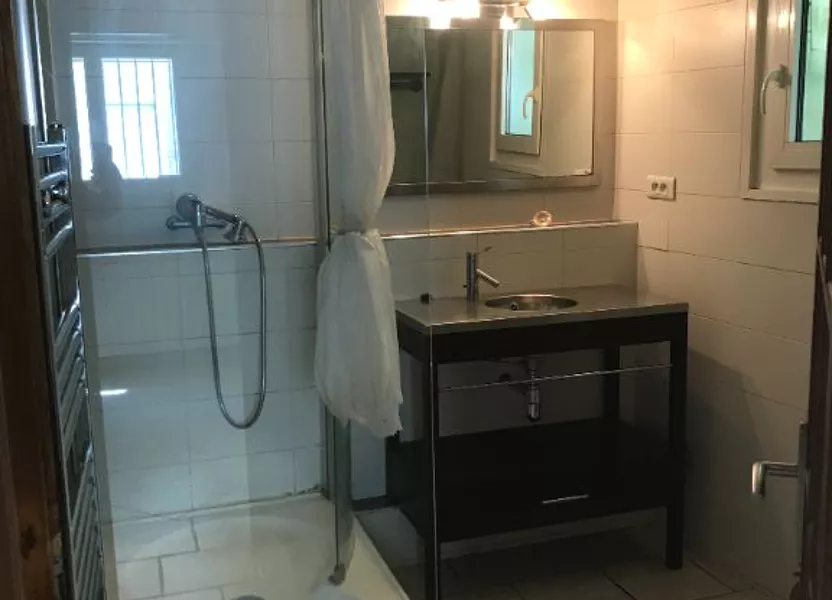 Appartement Rue Bernard de la Treille à Nîmes