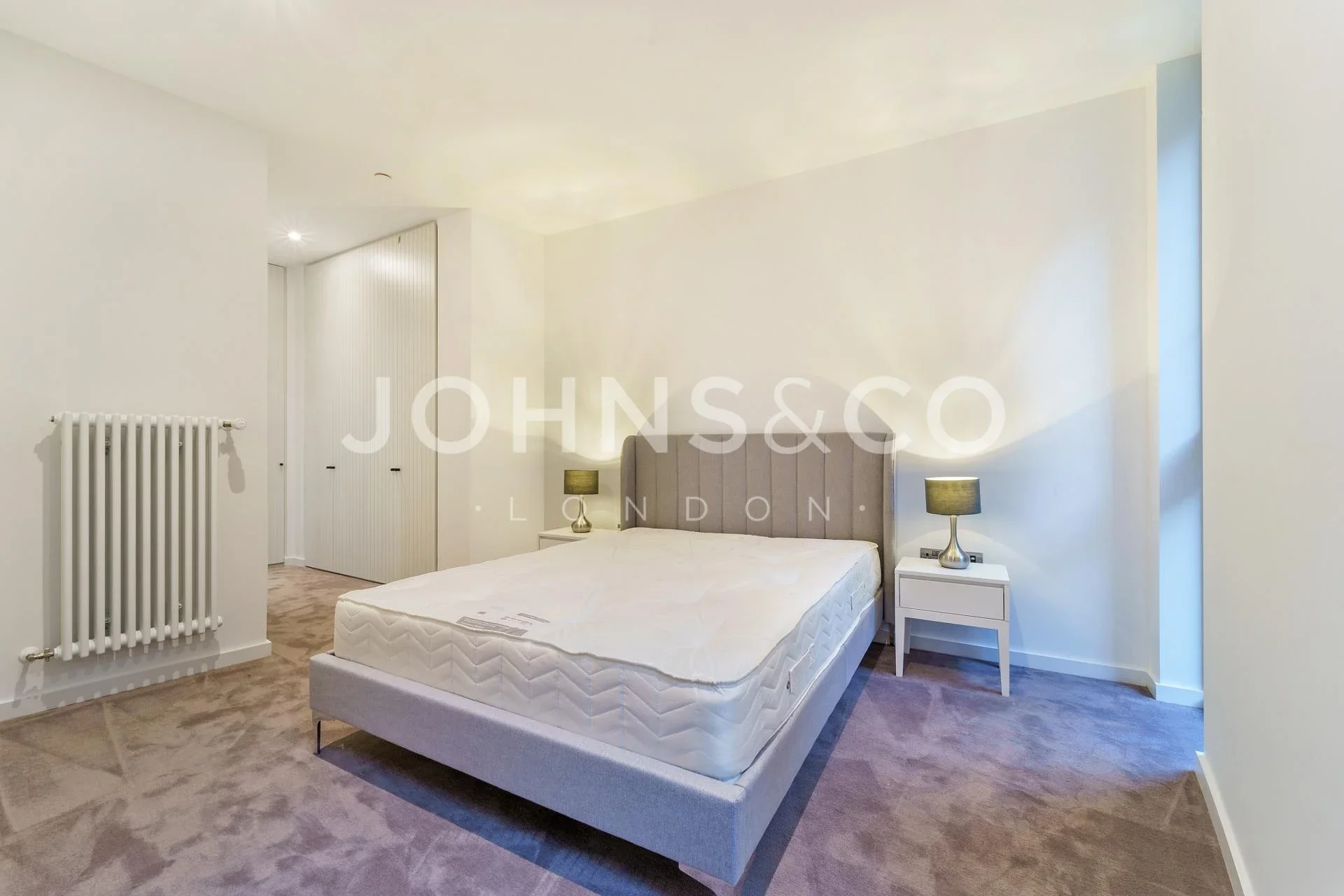 Flat Bradshaw Yard in Greater London